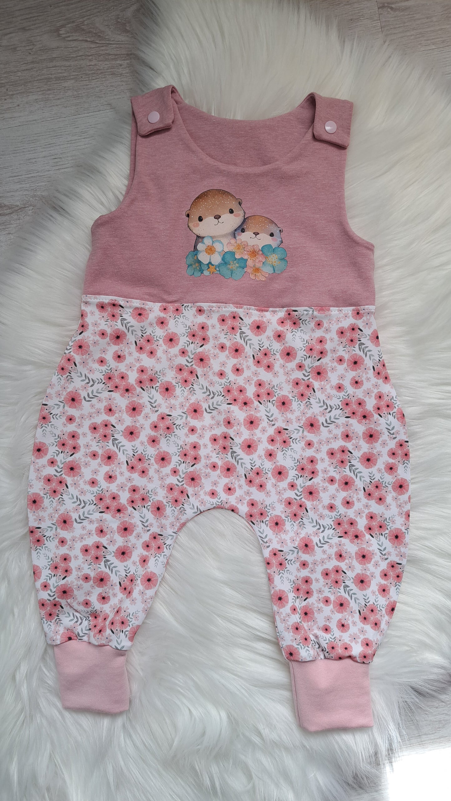 Strampler Otter Blumen